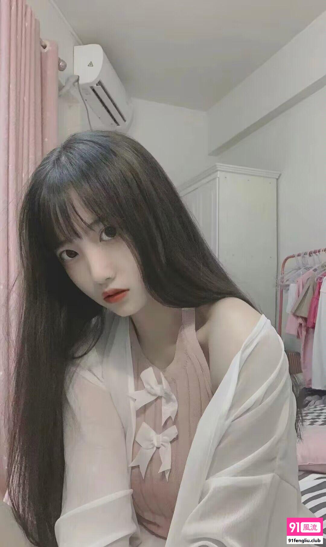 可三通的粉嫩萝莉有房可外出